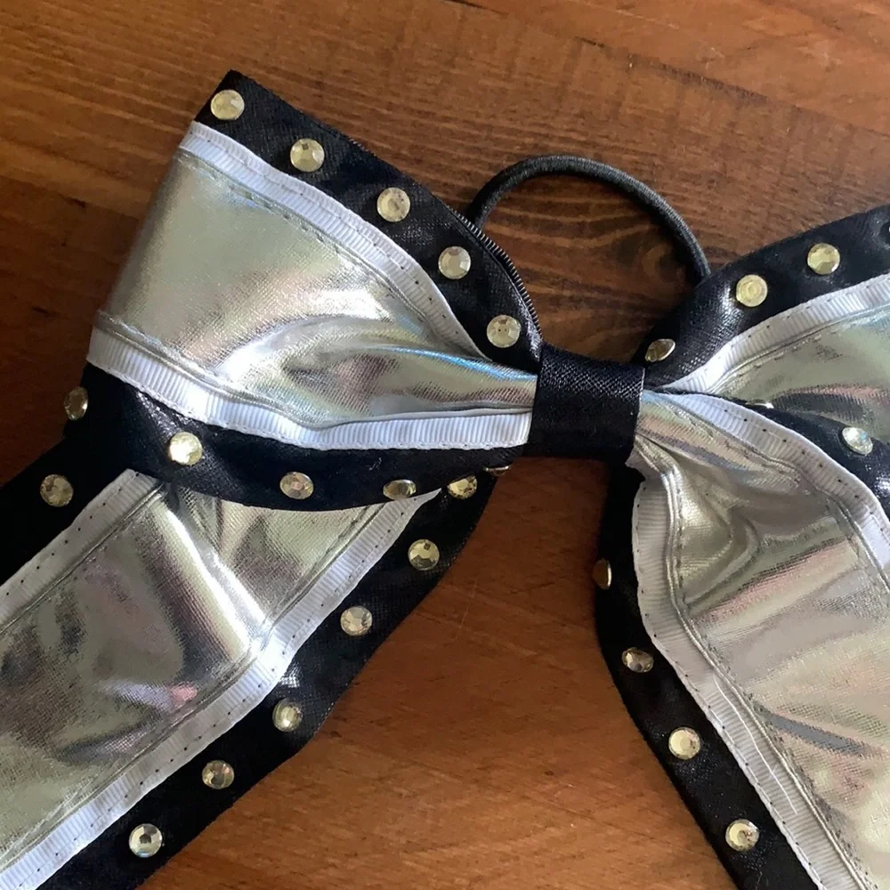 Cheer Bows black and silver Raiders‎ colors